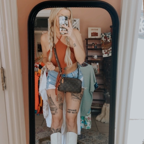 Meet your Posher, Alt - Picture 1 of 1